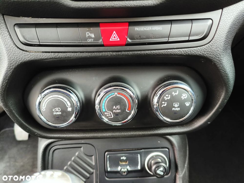 Jeep Renegade 1.4 MultiAir Longitude - 24