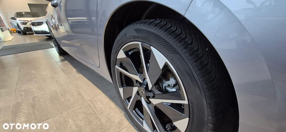 Peugeot 308 1.2 PureTech Allure Pack S&S EAT8 - 26