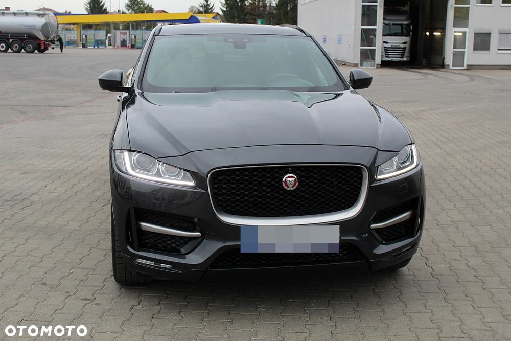 Jaguar F-Pace 2.0 i4D AWD R-Sport - 10