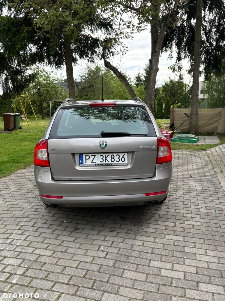 Skoda Octavia 1.6 Combi - 6
