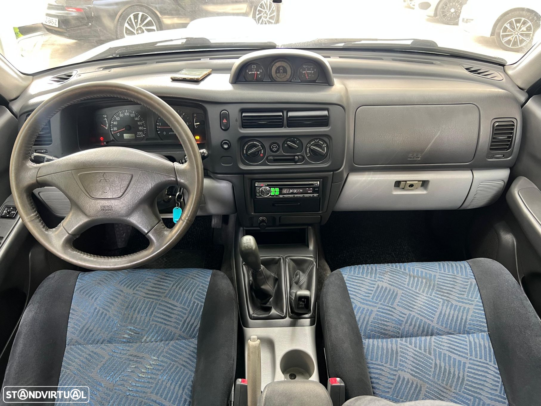 Mitsubishi Pajero Sport 2.5 TD GLS - 20