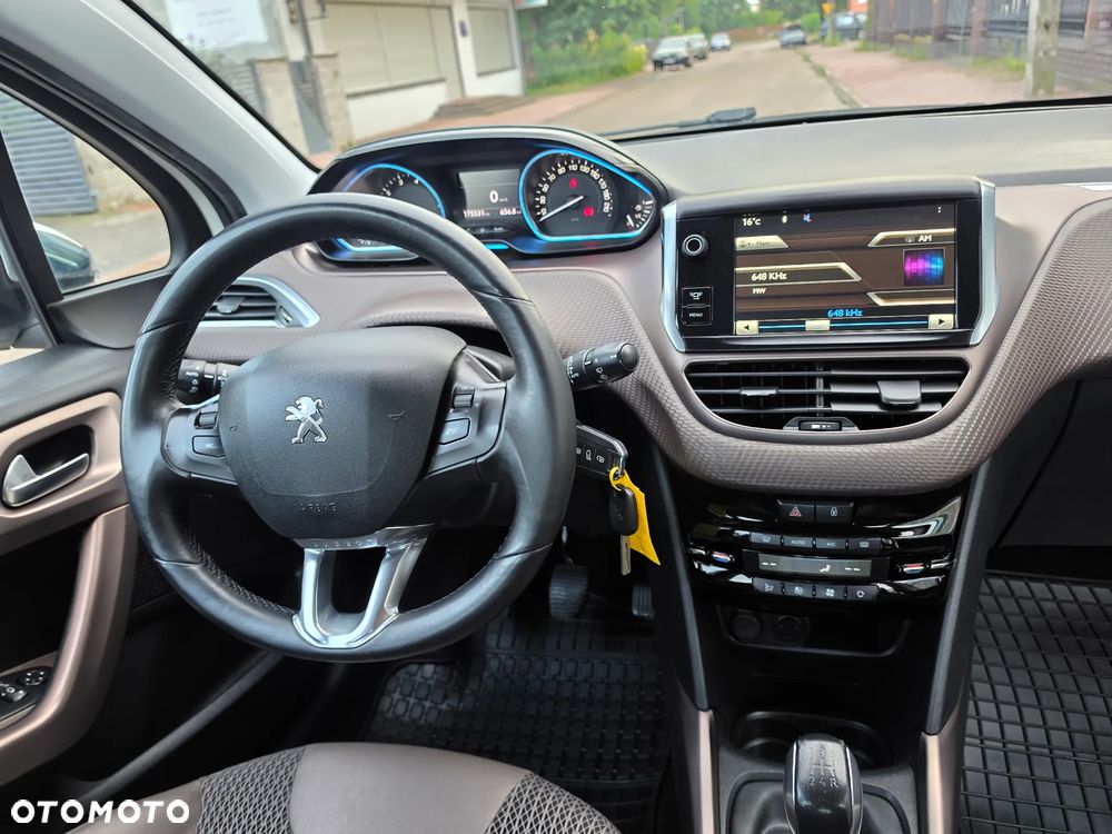 Peugeot 2008 1.6 VTi Allure - 23