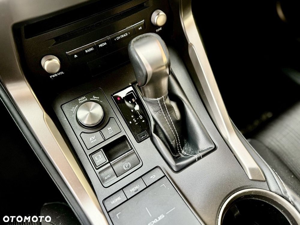 Lexus NX 300 Business Edition AWD - 3