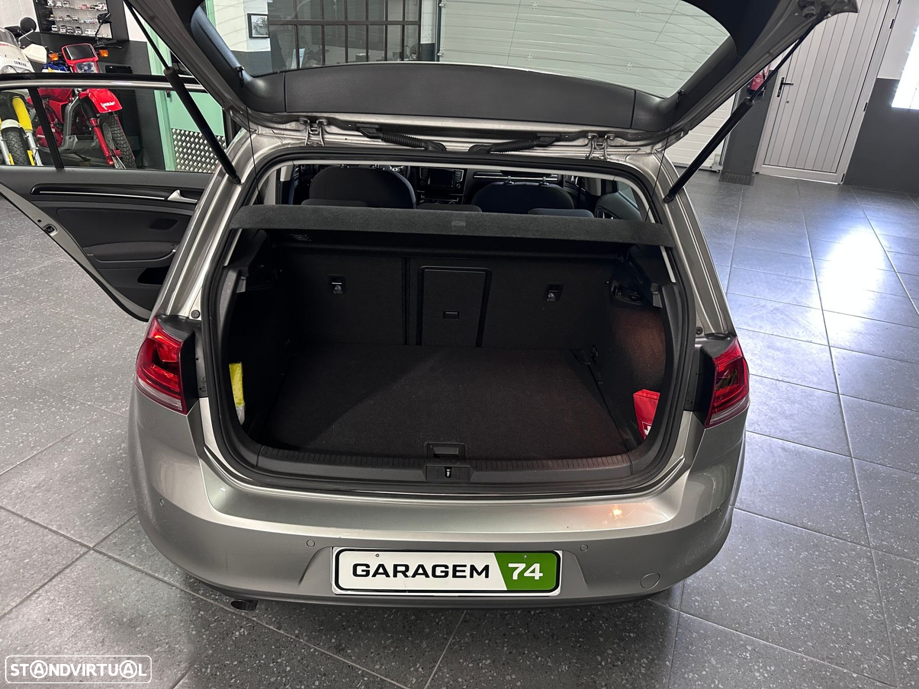 VW Golf 1.6 TDi Highline - 15
