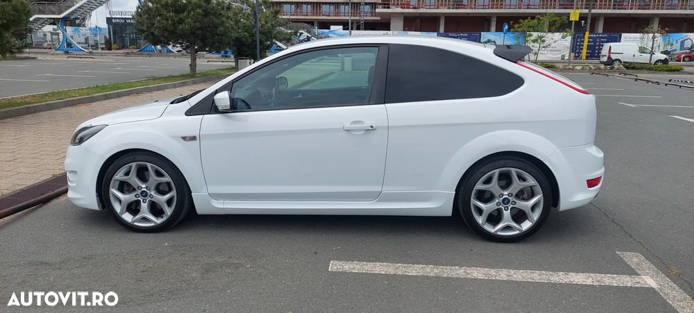 Ford Focus 2.5 ST Rally - 6