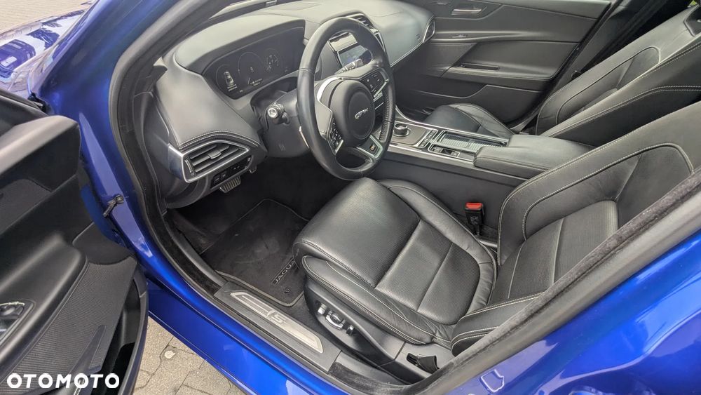 Jaguar XE S - 7