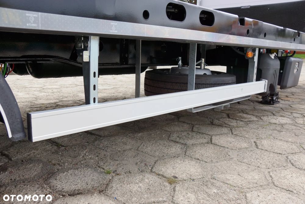 Inny uniwersalna platforma niskopodwoziowa typu JUMBO - 20