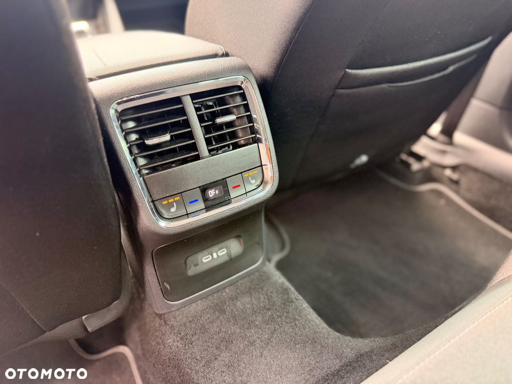 Skoda Octavia 2.0 TDI DSG Edition - 10