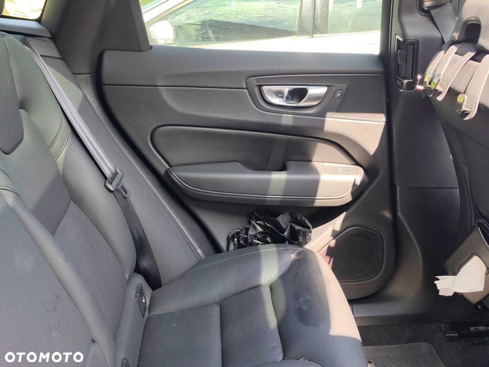Volvo XC 60 - 8