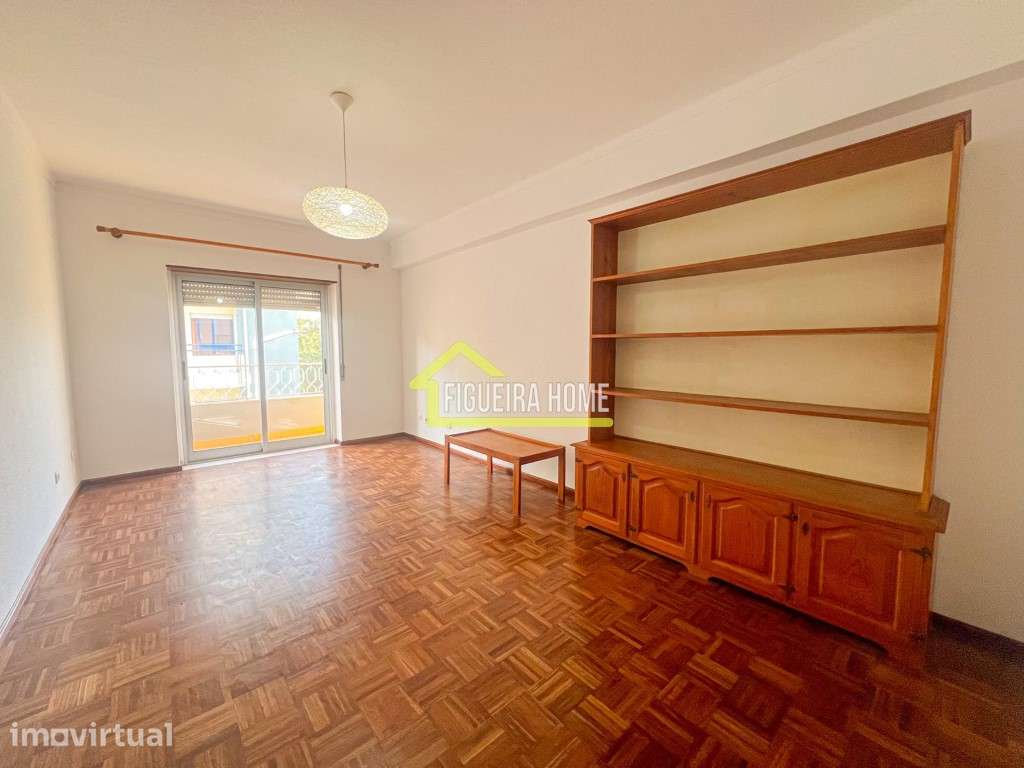 Apartamento T2 Renovado em Buarcos - A 700m da Praia! - Grande imagem: 4/12