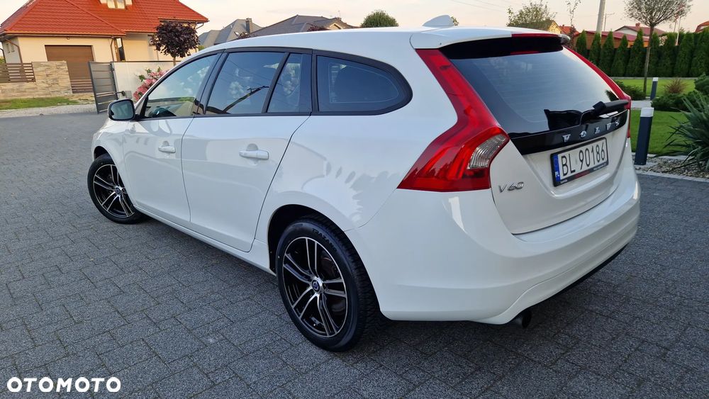 Volvo V60 D2 Momentum - 4