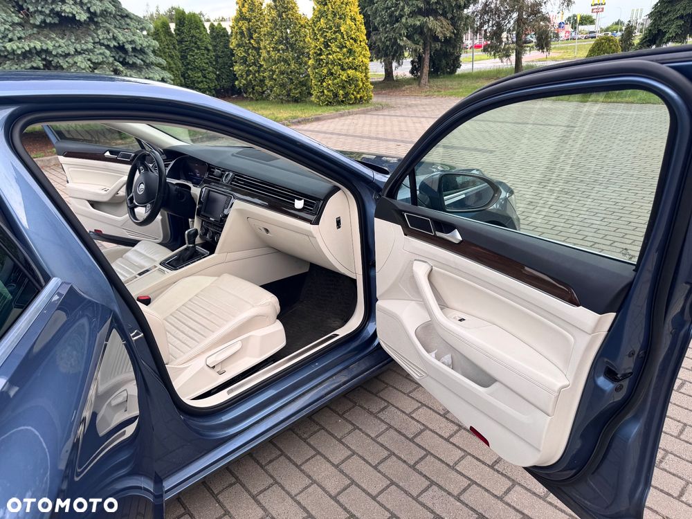 Volkswagen Passat 2.0 TDI Bi-Turbo BMT 4Mot Highline DSG - 17