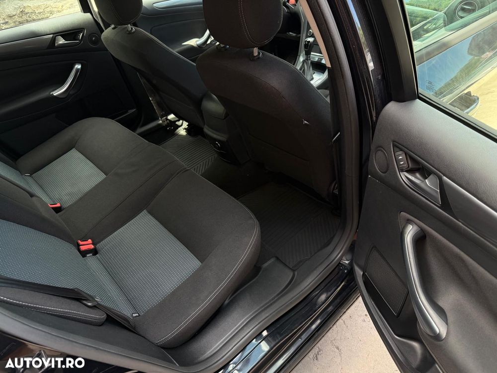 Ford Mondeo - 9