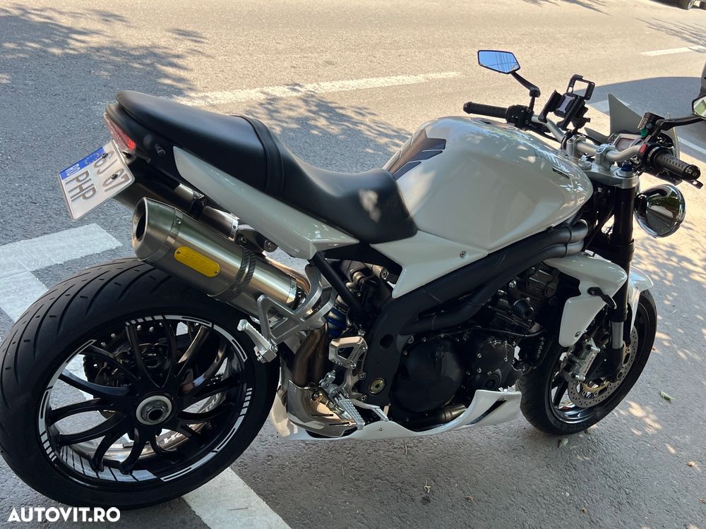 Triumph Speed Triple S - 10