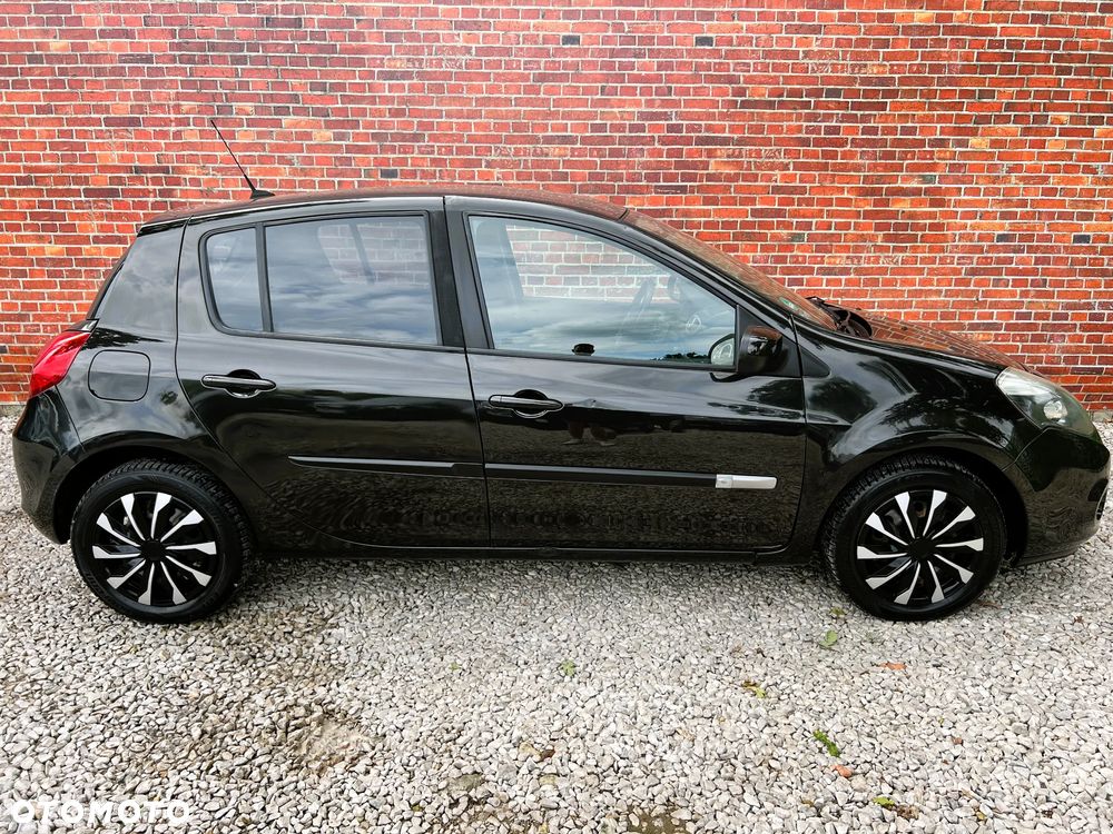 Renault Clio - 40
