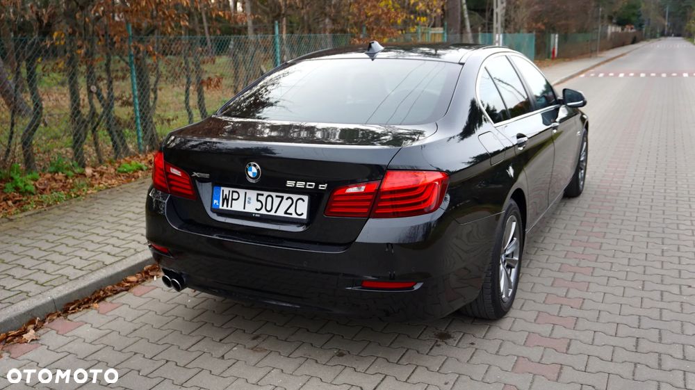 BMW Seria 5 520d xDrive - 22