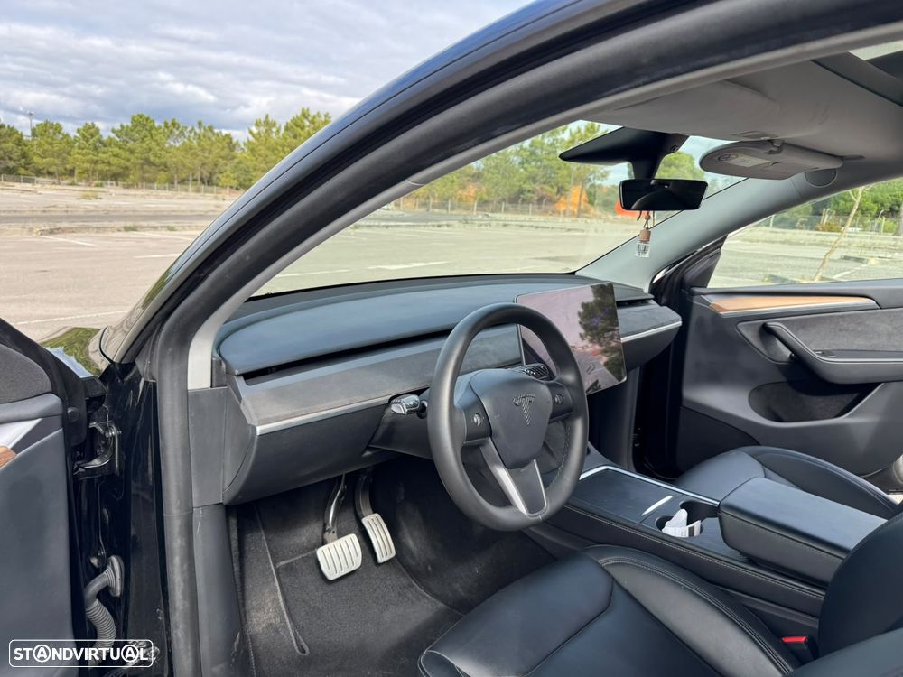 Tesla Model Y Performance Dual Motor AWD - 13