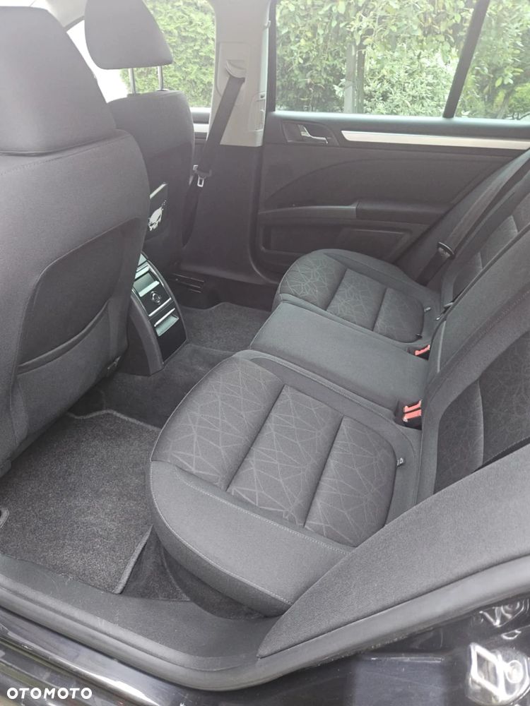 Skoda Superb 2.0 TDI Family - 11