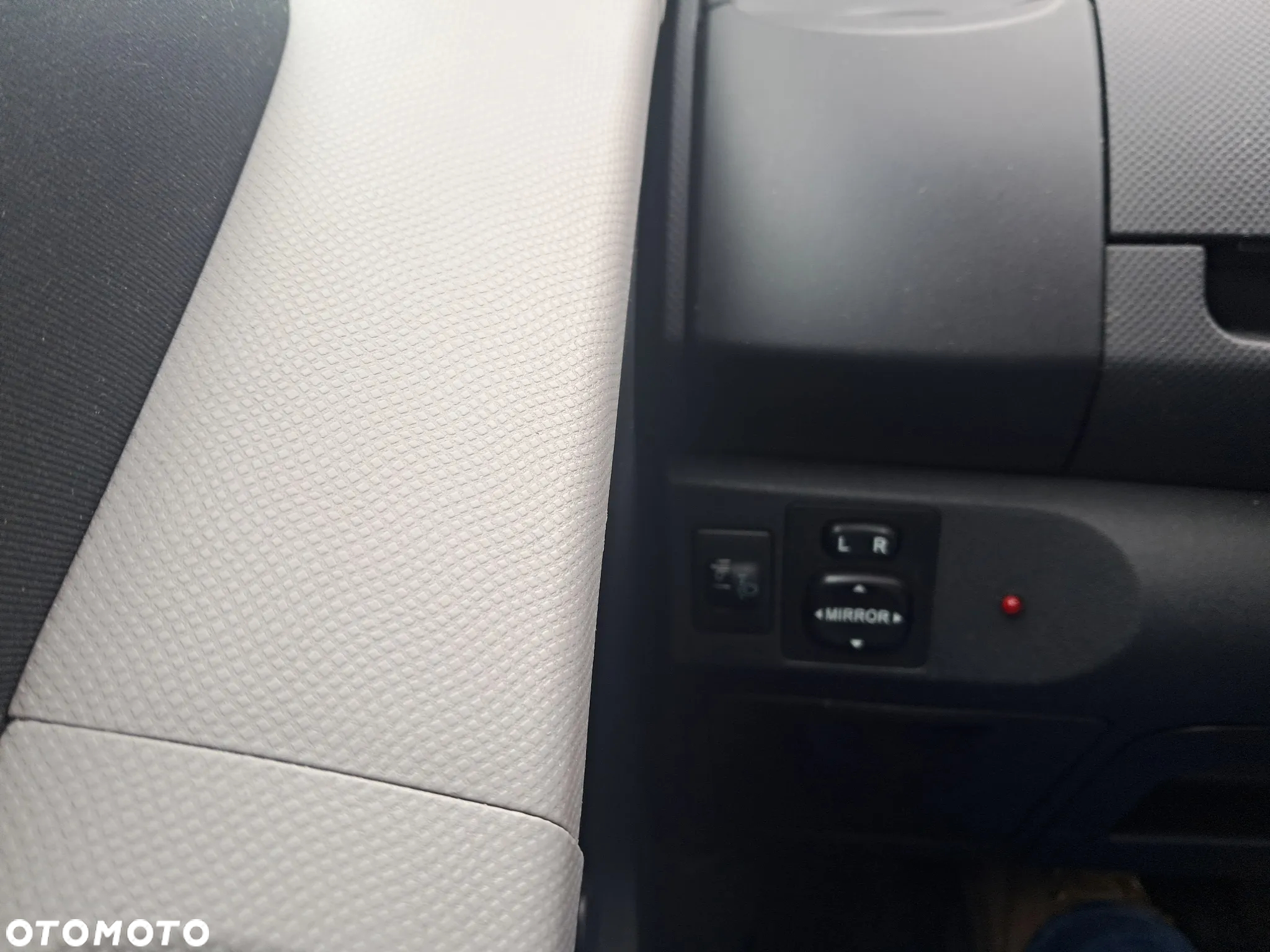 Toyota Yaris 1.0 Luna - 12