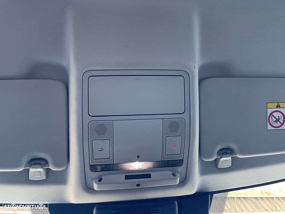 Land Rover Discovery Sport 2.0 TD4 HSE Luxury 7L Auto - 28