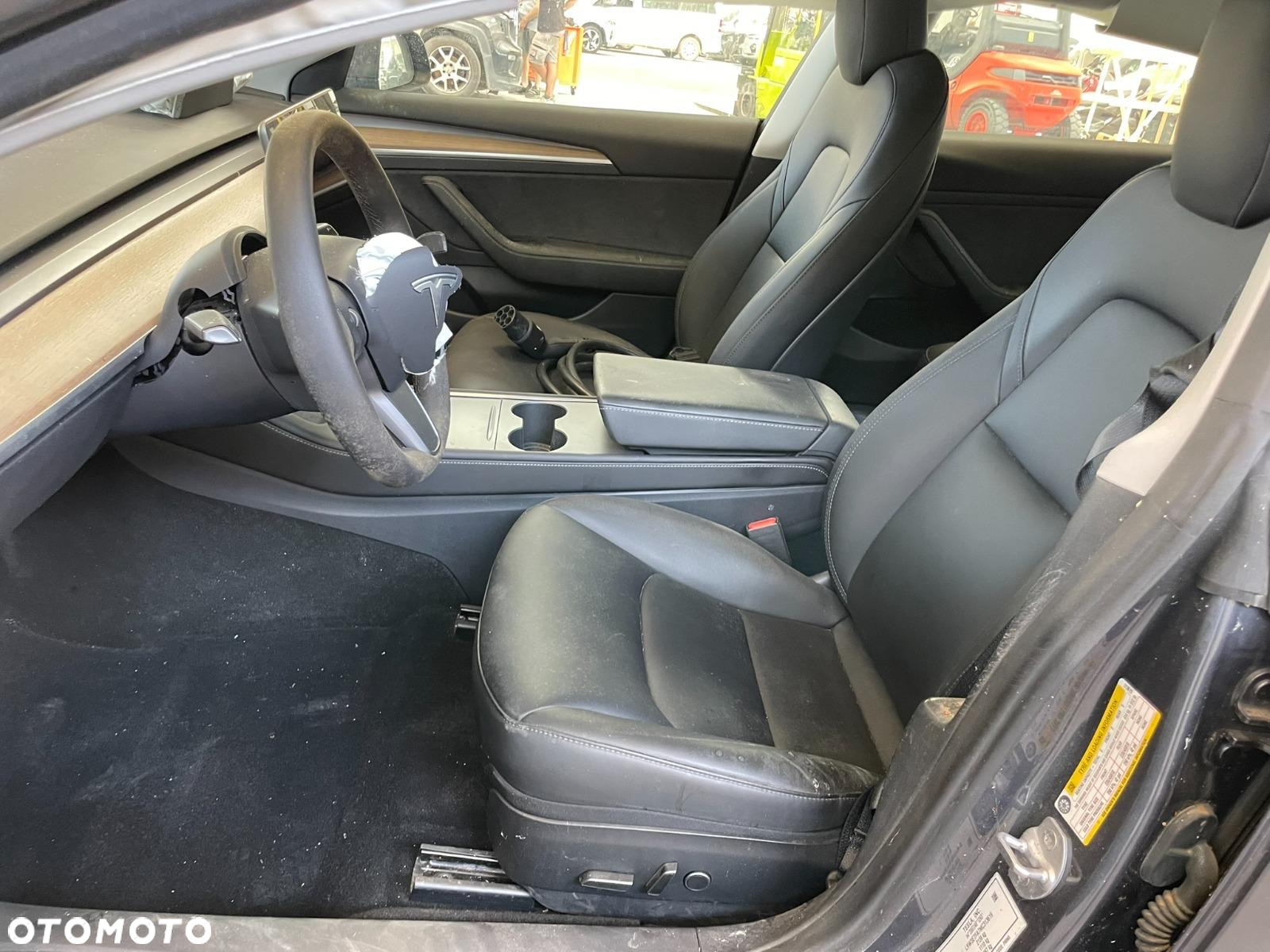 Tesla Model 3 Standard Reichweite Plus Hinterradantrieb - 16
