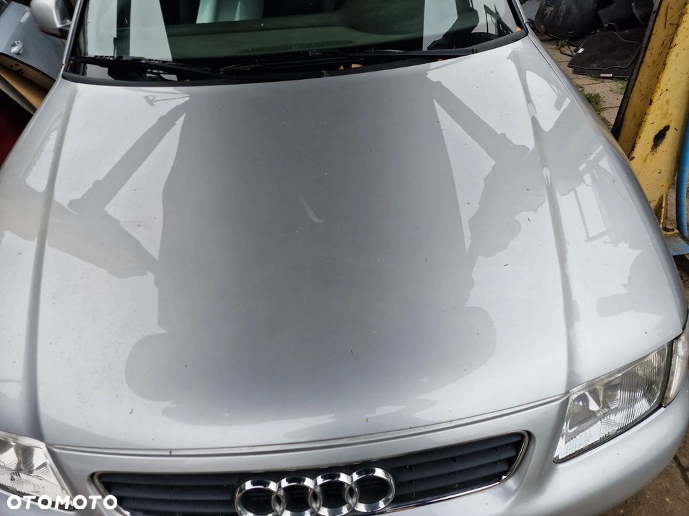 Maska przód  audi a3 8L w kolorze LY7W - 1