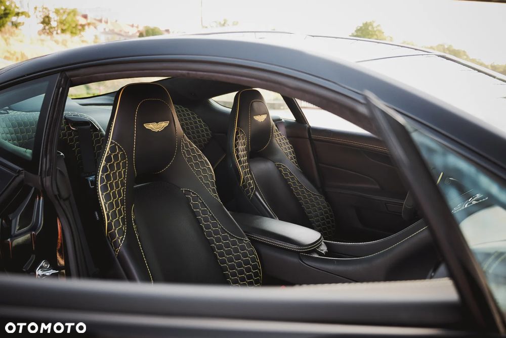 Aston Martin Vanquish Coupe - 18