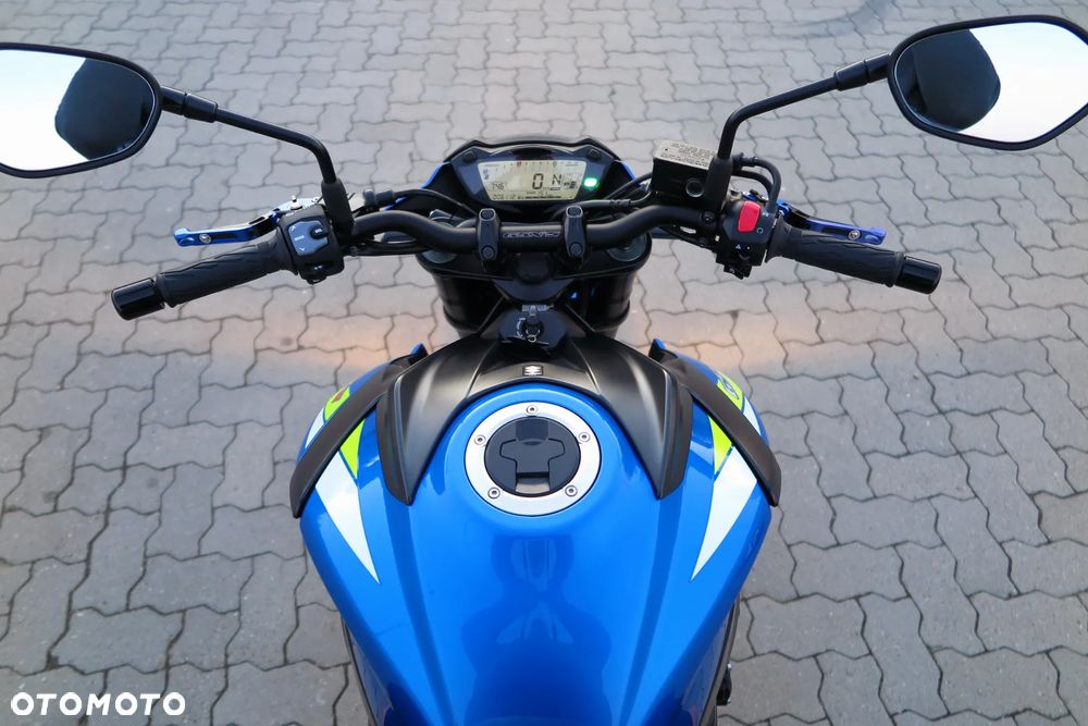 Suzuki GSX - 10