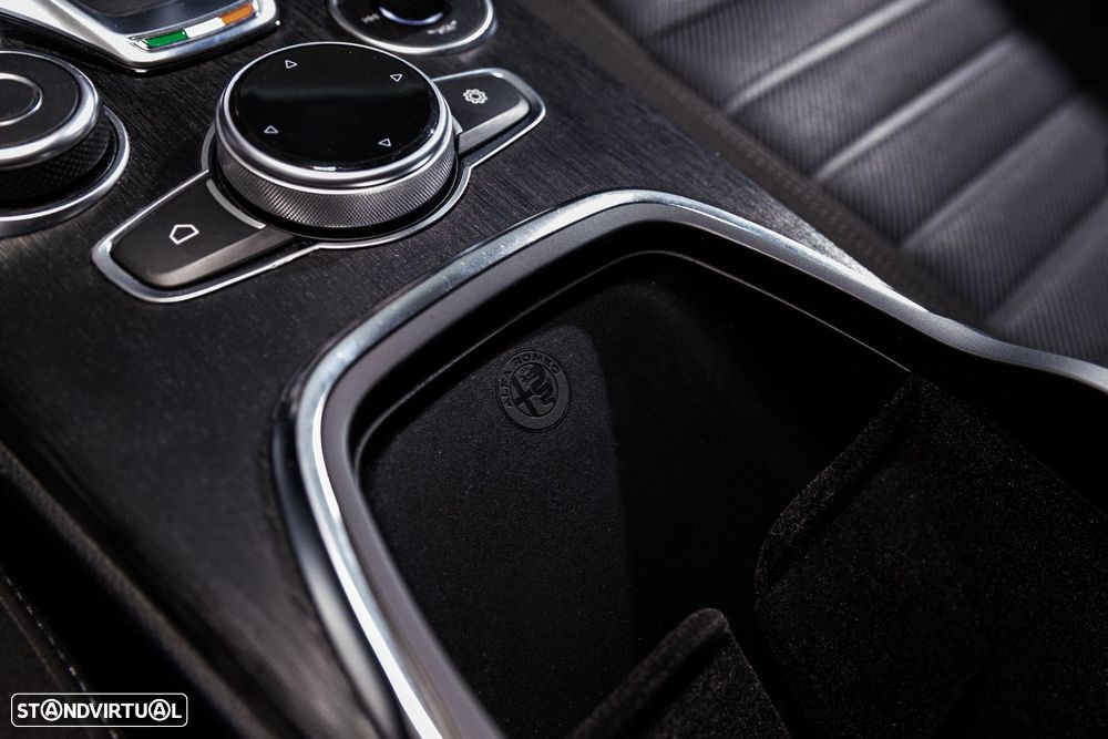 Alfa Romeo Stelvio 2.2 D Super AT8 - 30