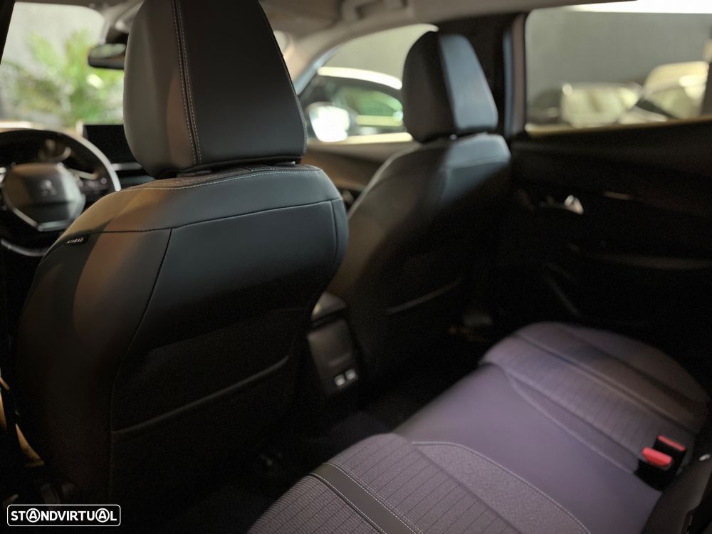Peugeot 2008 1.2 Allure - 33