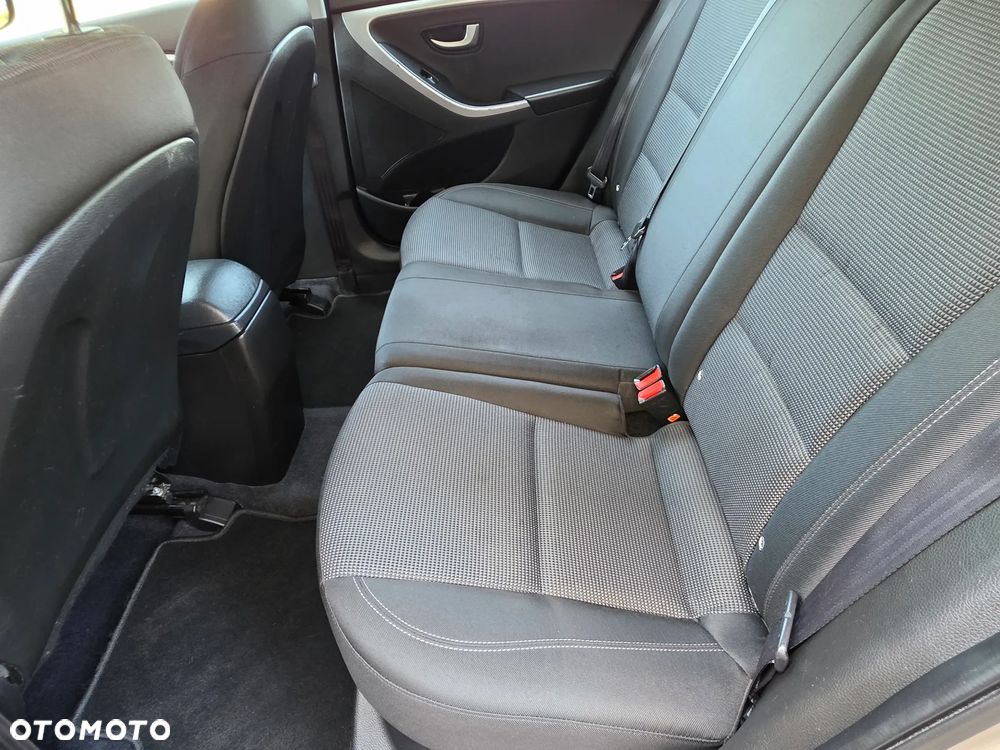 Hyundai i30 1.4 BlueDrive Run - 27