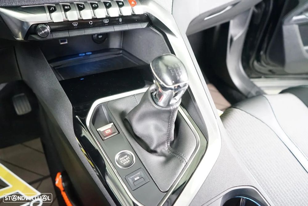 Peugeot 3008 1.2 PureTech Allure - 29