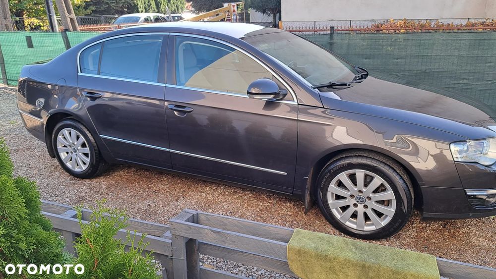 Volkswagen Passat 2.0 TDI DPF Highline - 15