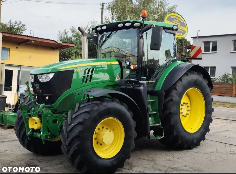 John Deere 6215R - 1