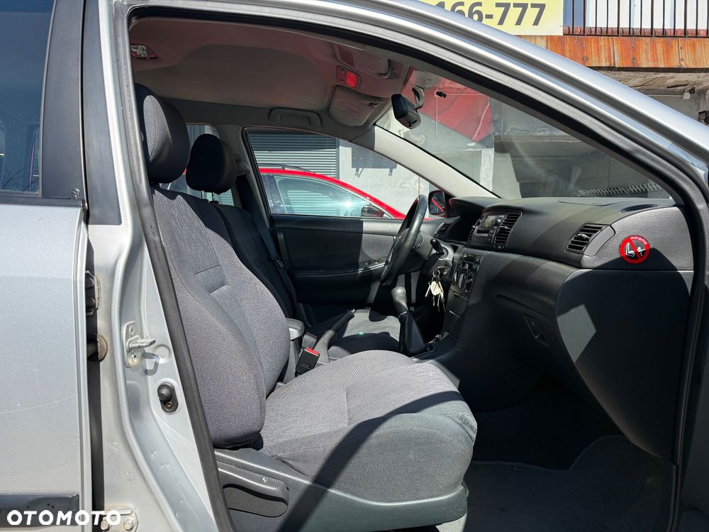 Toyota Corolla 1.4 VVT-i Dynamic - 5