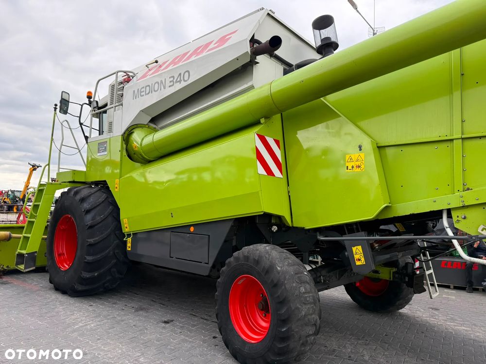 Claas MEDION 340 330  MEGA 350 320 - 25