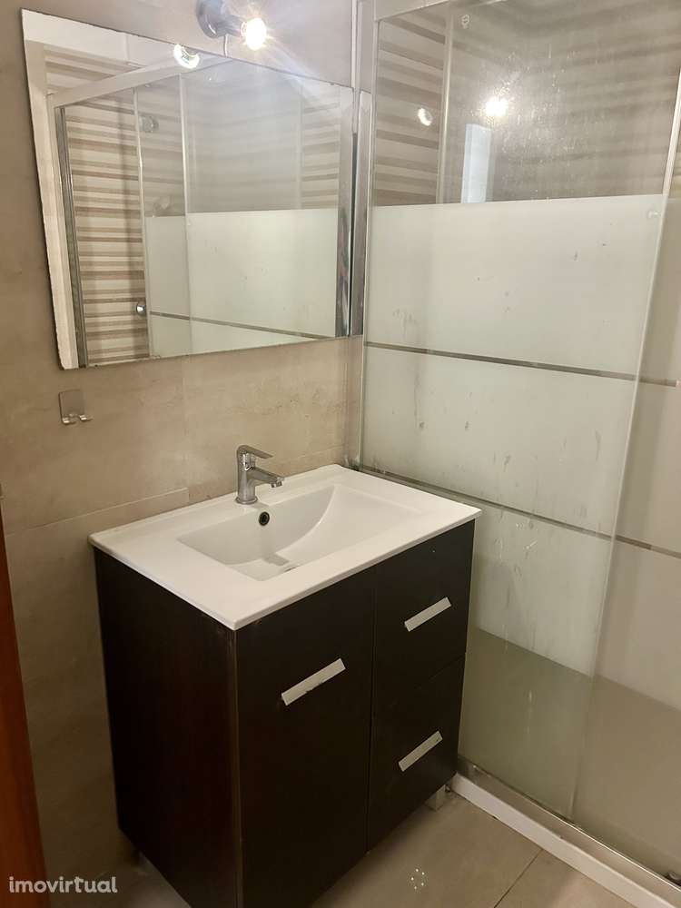 T1 com varanda para arrendamento - Grande imagem: 5/12