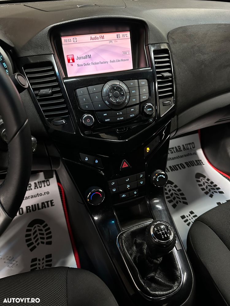 Chevrolet Cruze - 12