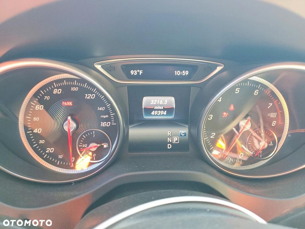 Mercedes-Benz CLA 250 4Matic 7G-DCT - 11