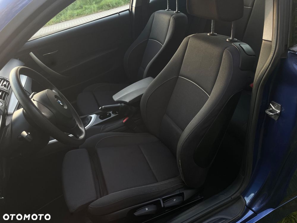 BMW Seria 1 120d Edition Sport - 12