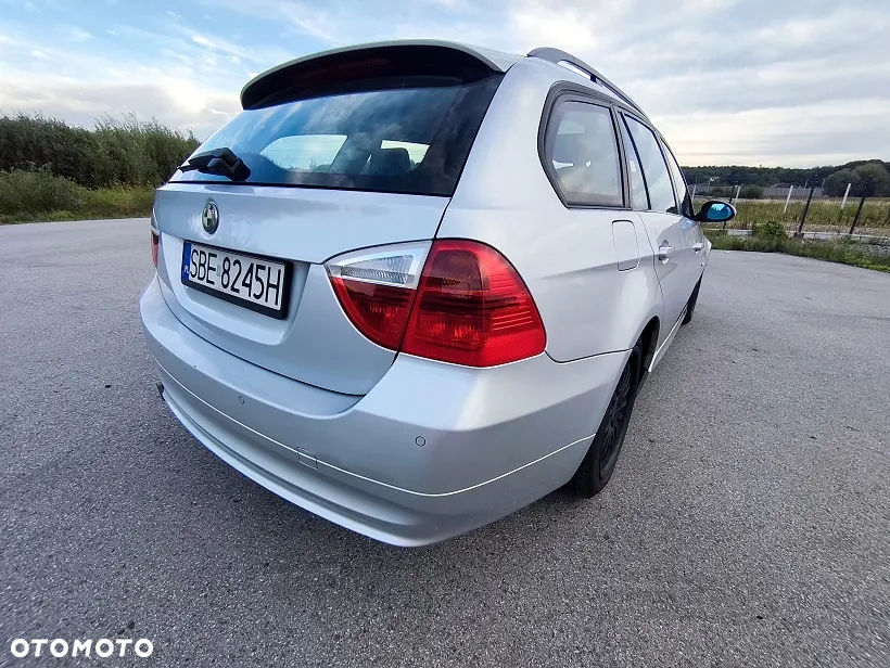 BMW Seria 3 320i - 5