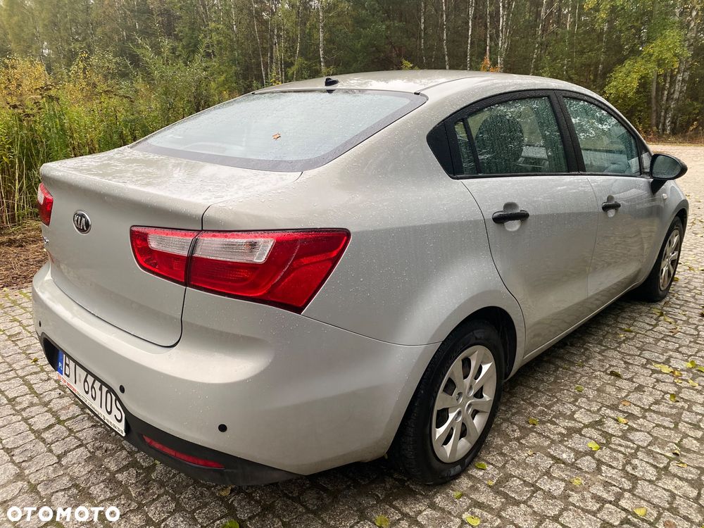 Kia Rio 1.2 L - 9