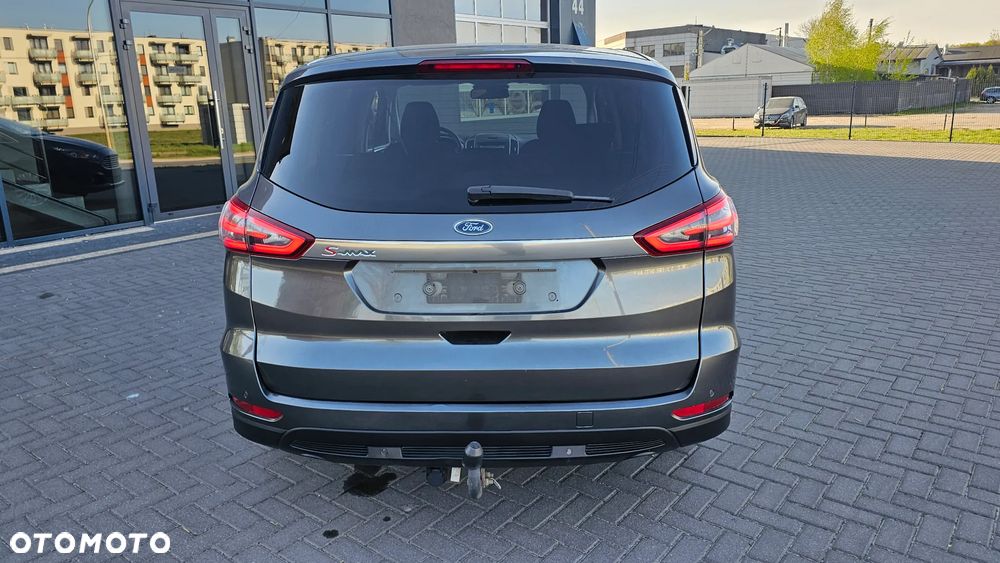 Ford S-Max - 16
