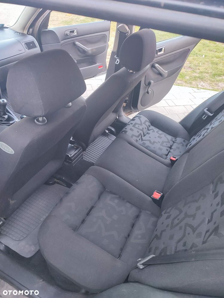 Volkswagen Golf 1.6 Comfortline - 11