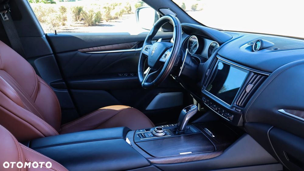 Maserati Levante S Q4 GranLusso - 30