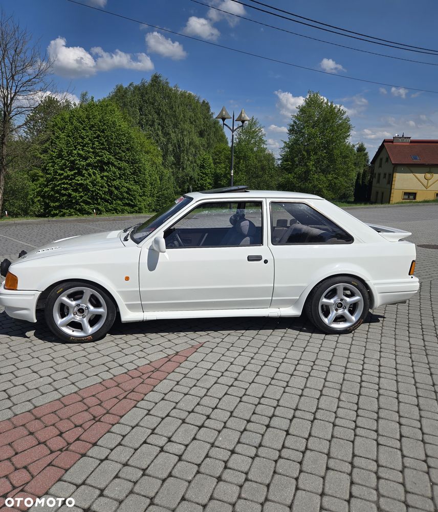 Ford Escort - 12