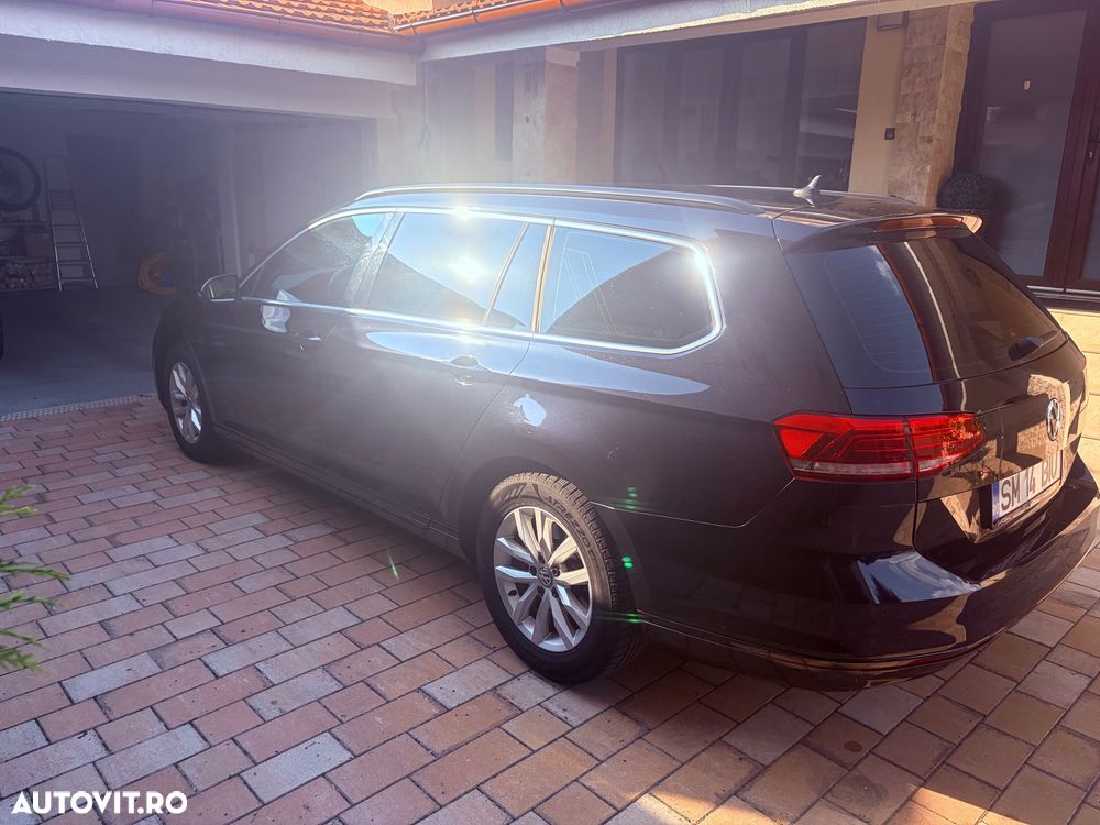 Volkswagen Passat - 4