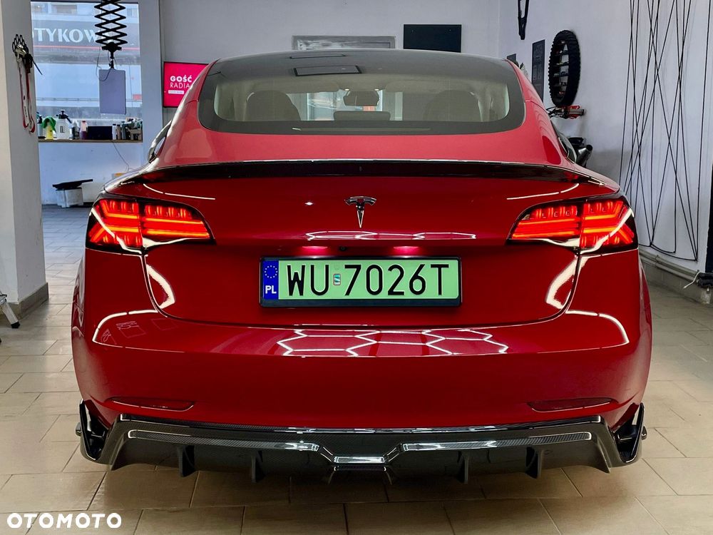 Tesla Model 3 - 5