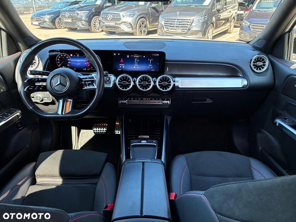 Mercedes-Benz GLB - 9