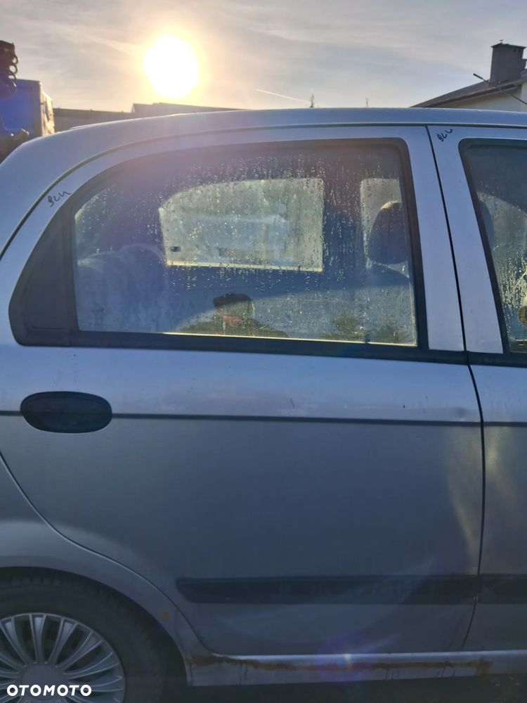 Chevrolet spark drzwi prawy tyl 92U - 1